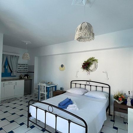 Giavasi Seaside Finiki Apartment Exterior photo
