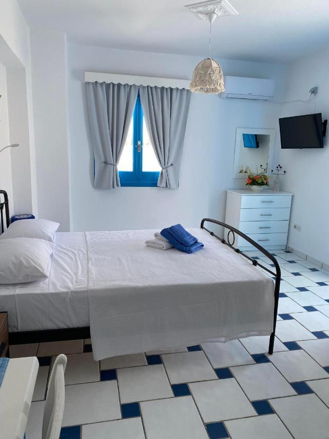 Giavasi Seaside Finiki Apartment Exterior photo