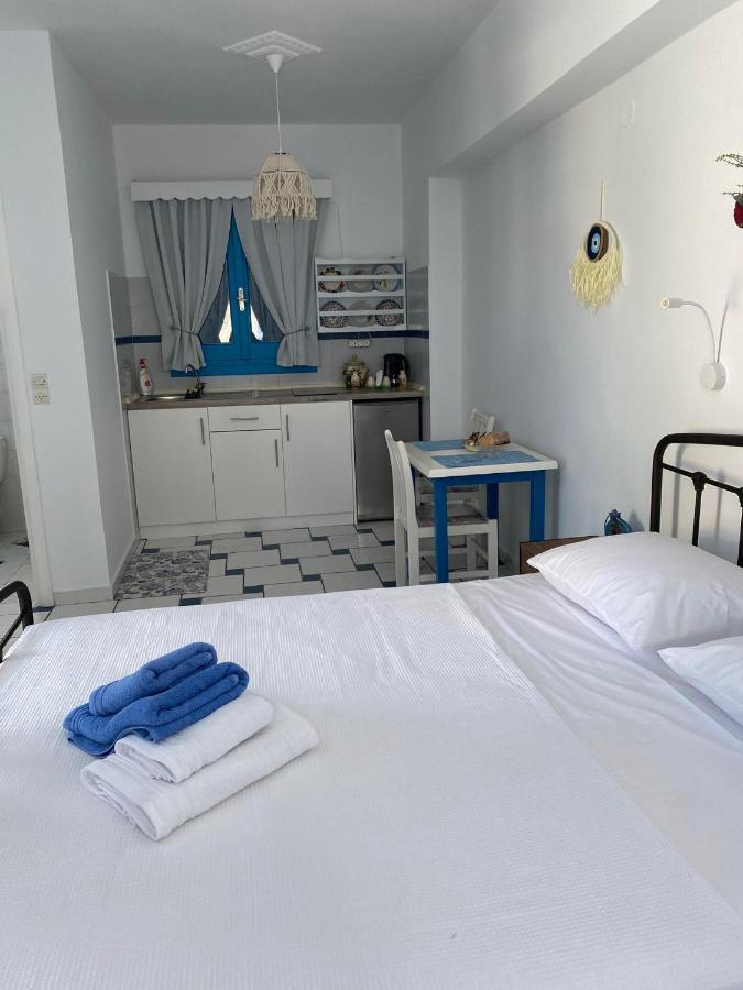Giavasi Seaside Finiki Apartment Exterior photo