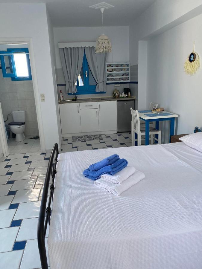 Giavasi Seaside Finiki Apartment Exterior photo