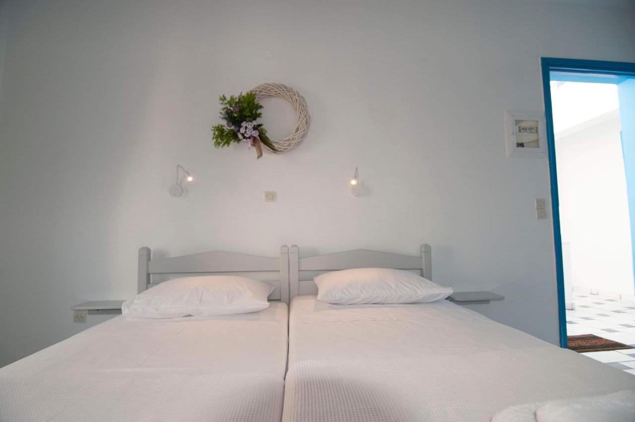 Giavasi Seaside Finiki Apartment Exterior photo