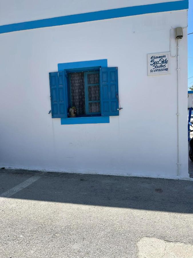 Giavasi Seaside Finiki Apartment Exterior photo