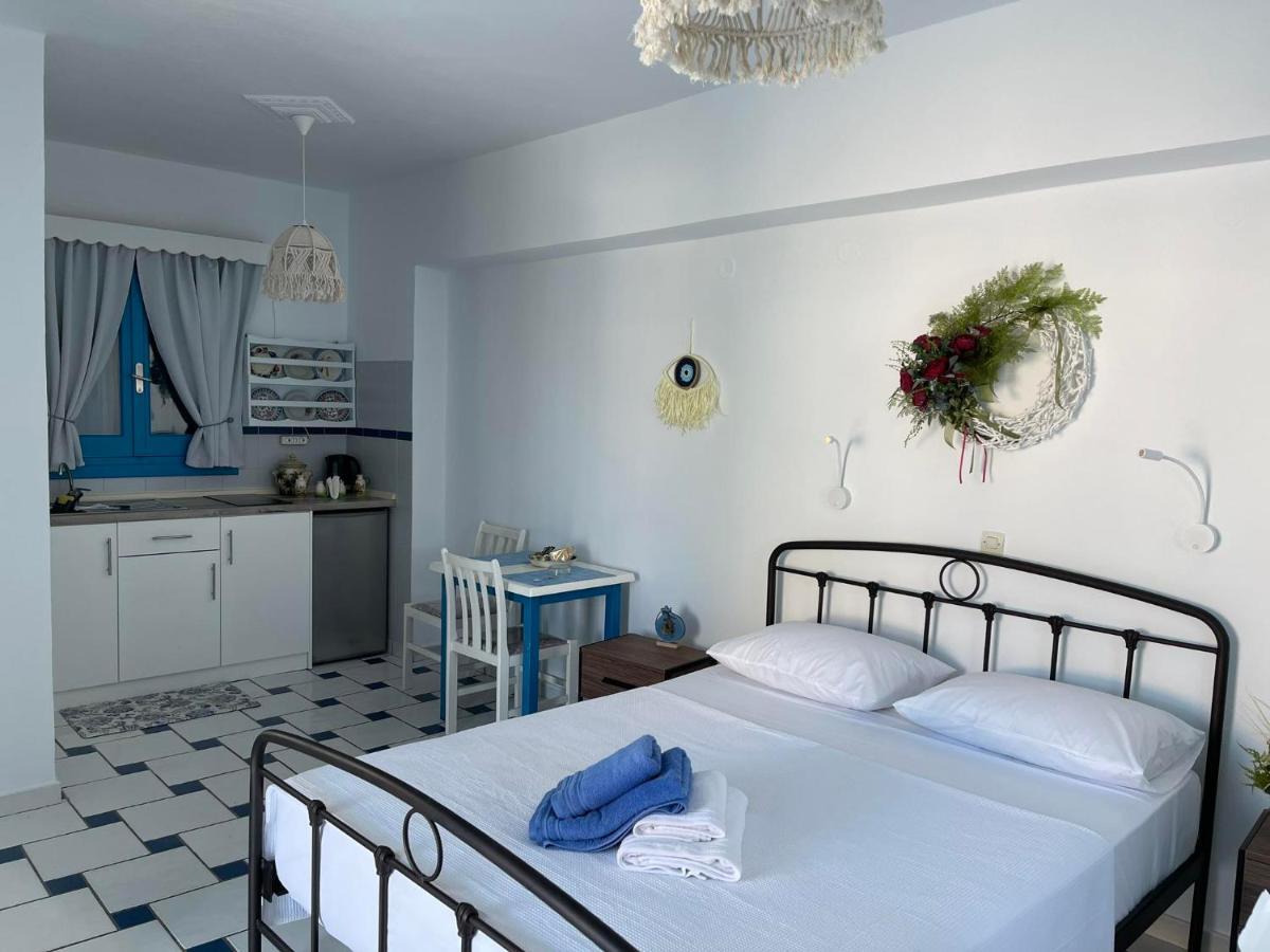 Giavasi Seaside Finiki Apartment Exterior photo