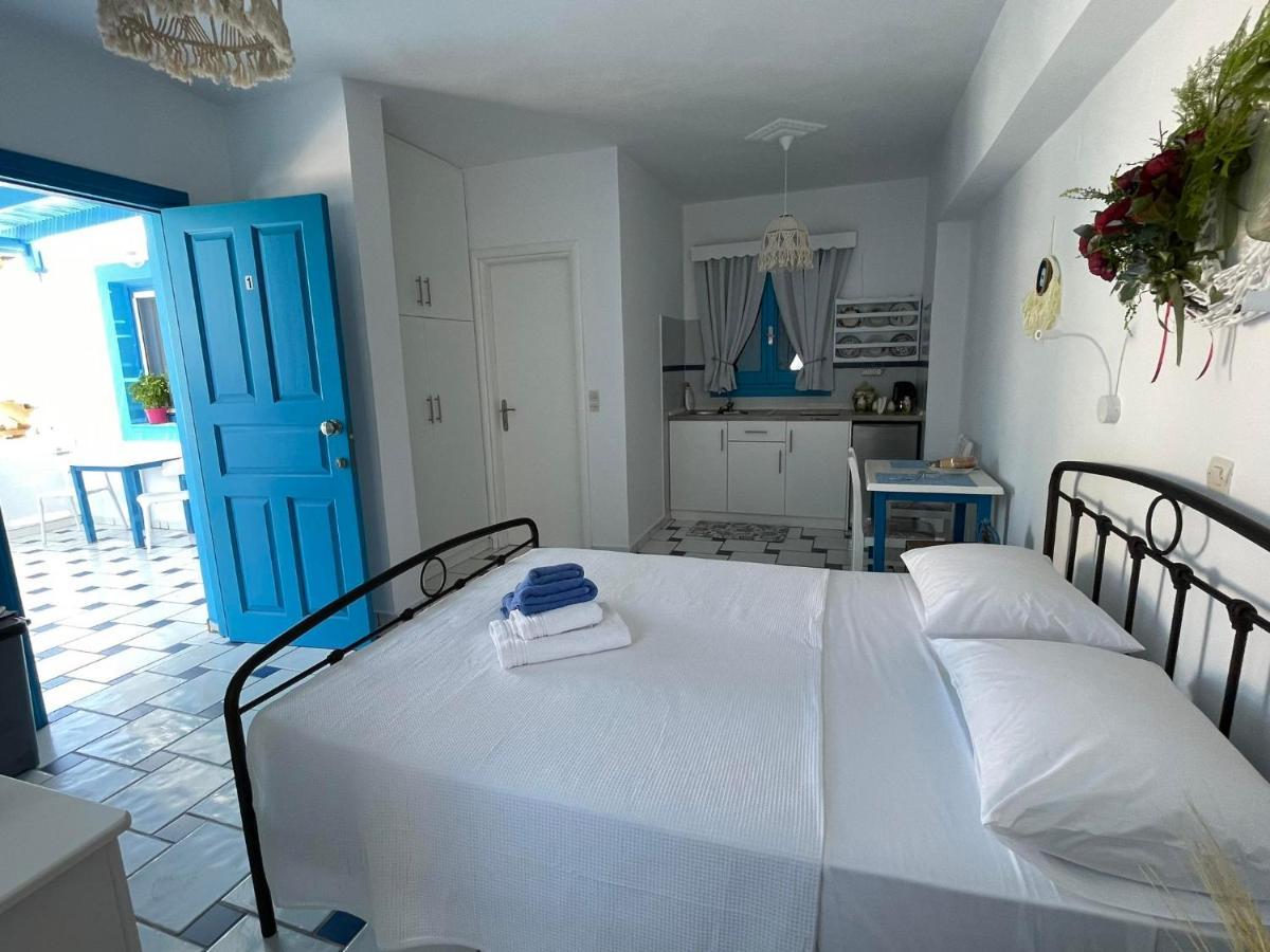 Giavasi Seaside Finiki Apartment Exterior photo