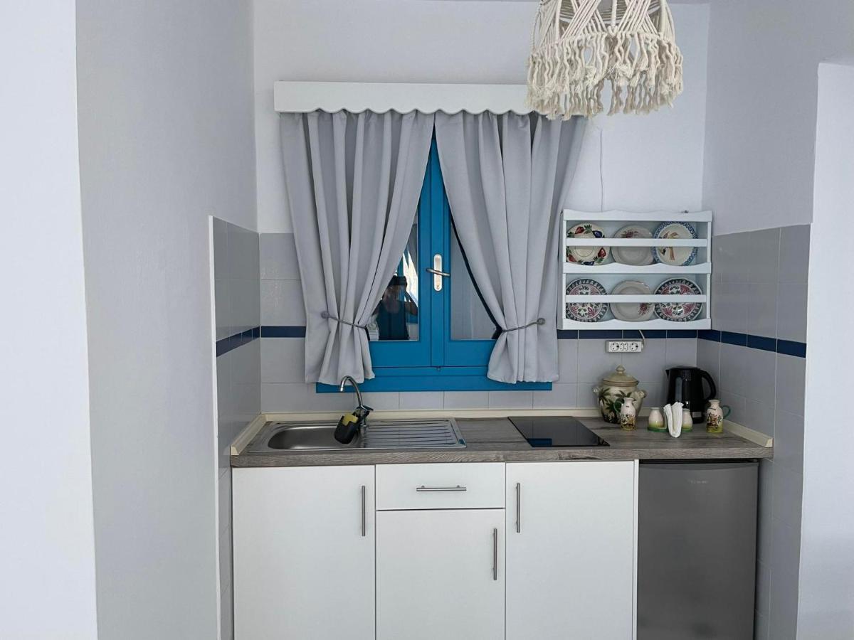 Giavasi Seaside Finiki Apartment Exterior photo