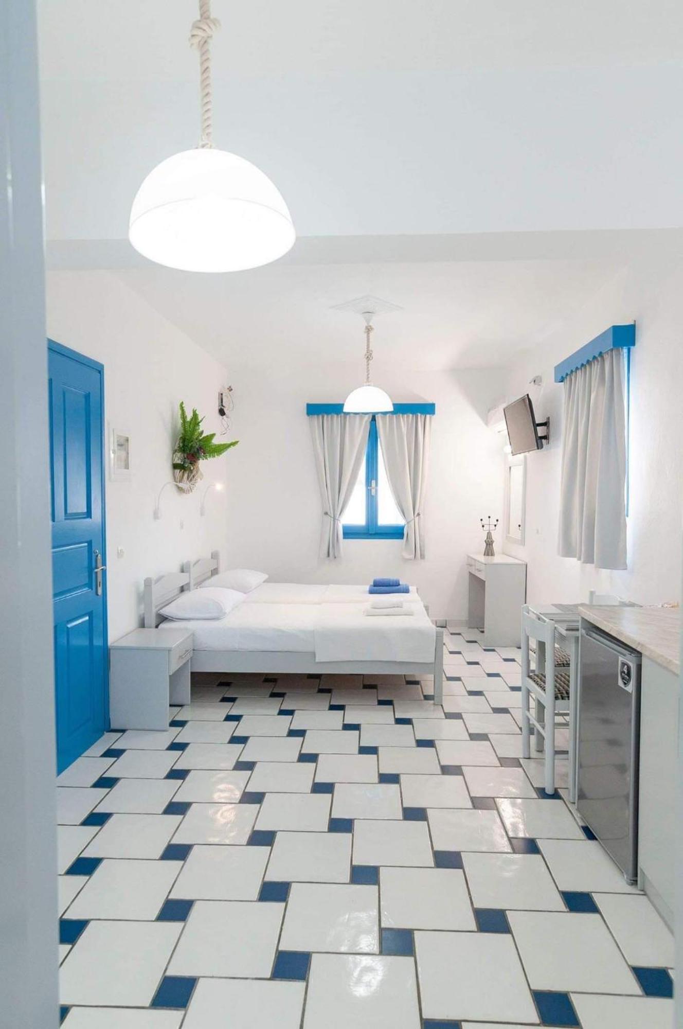Giavasi Seaside Finiki Apartment Exterior photo
