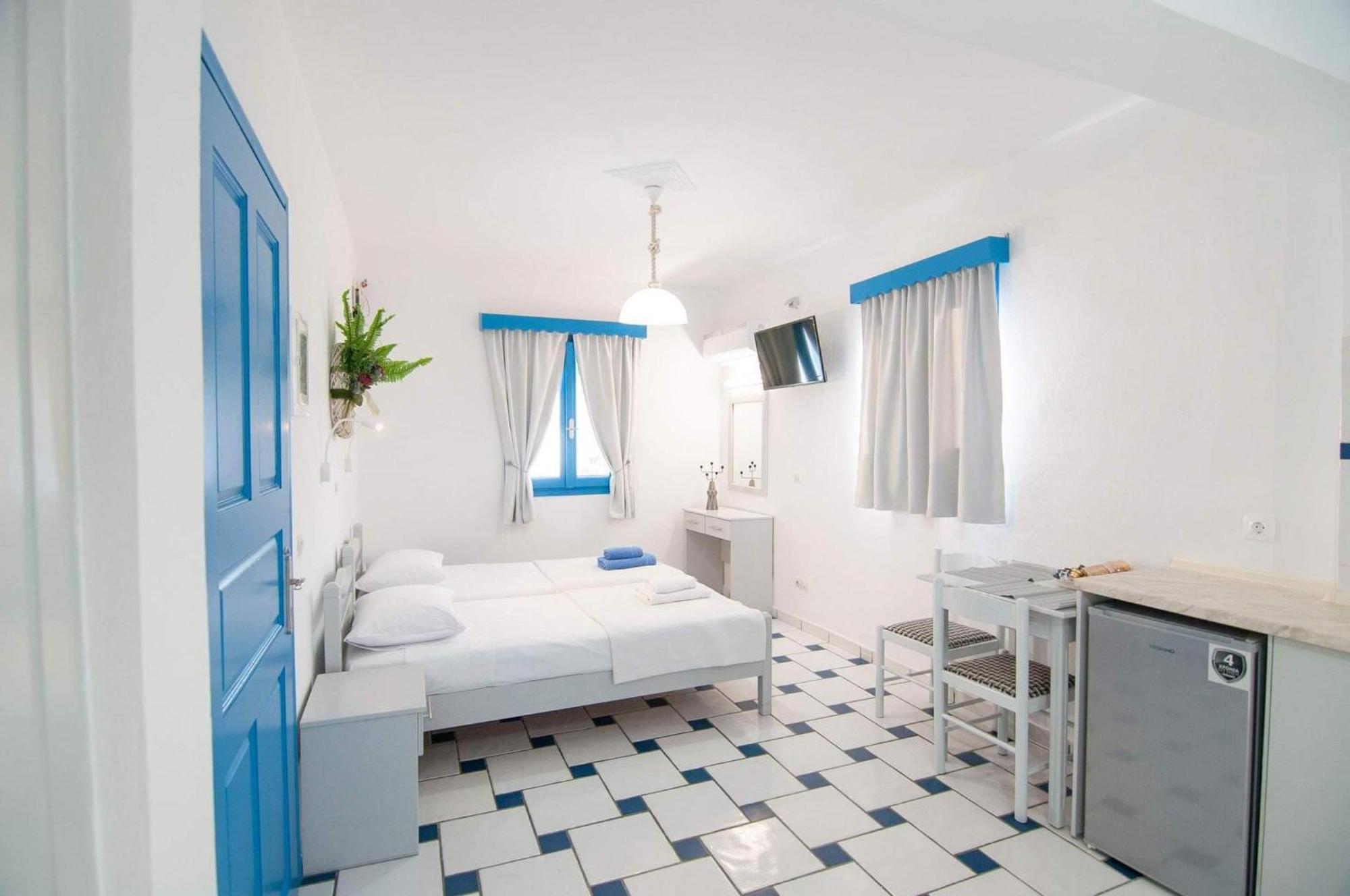 Giavasi Seaside Finiki Apartment Exterior photo